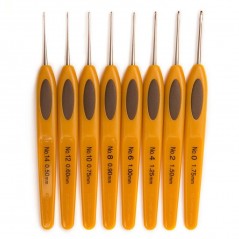 Clover Soft Touch Ergonomic Steel Crochet Hook